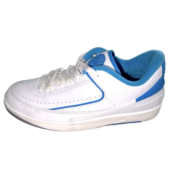 𝐍𝐈𝐊𝐄AIR JORDAN 2 RETRO LOW “UNC”